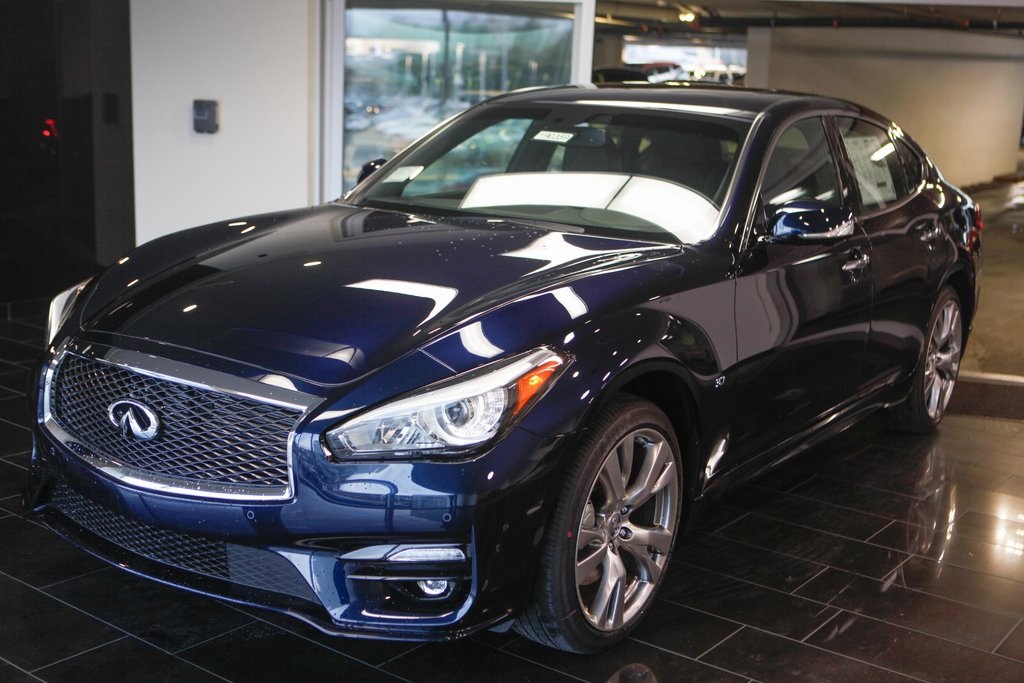 Infiniti q70 2019