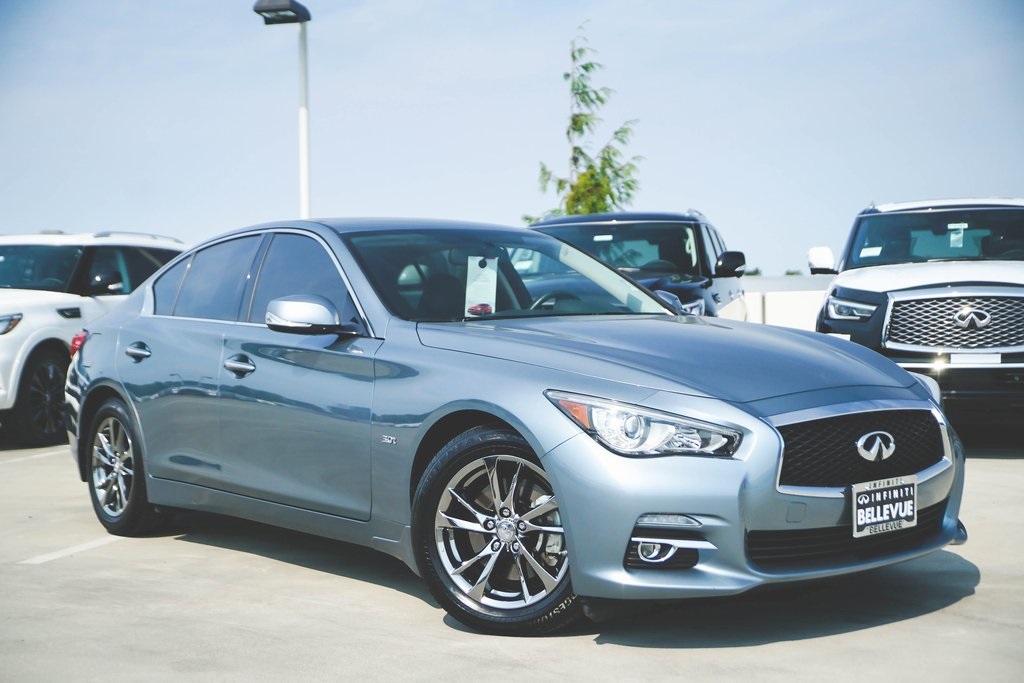 Pre-Owned 2017 INFINITI Q50 3.0t Signature Edition